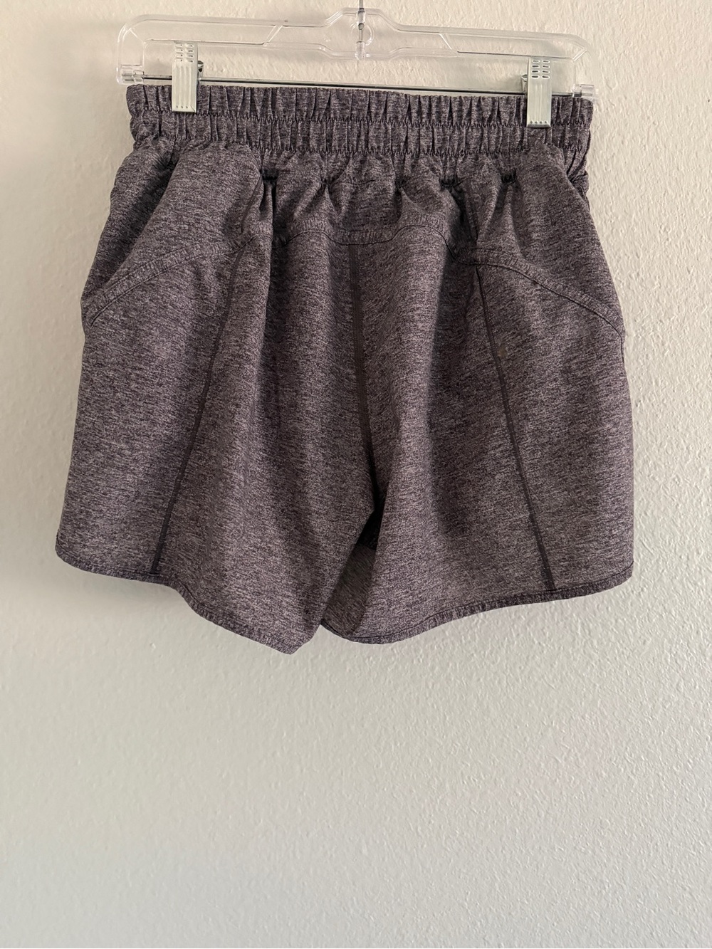 Lululemon women’s lined running shorts Tracker gray, size 8 - Picture 4 of 6
